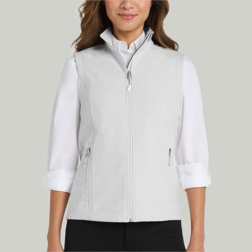 Front view of women’s cream white athletic soft vest on model – Louvóre athleisure apparel