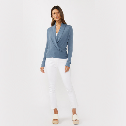 Front view of women’s heather blue waffle knit long sleeve tie front cardigan on model – Louvóre athleisure apparel