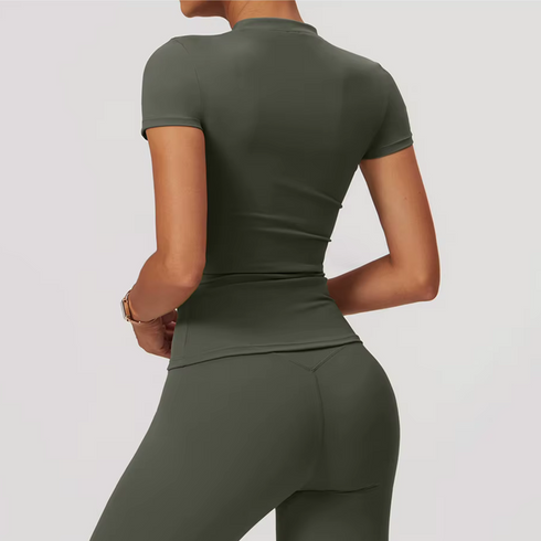 Women's Crewneck Short Sleeve Shirt – Form Fitting Athletic Blend Fabric
